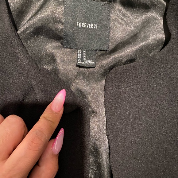 Blazer - Picture 2 of 7